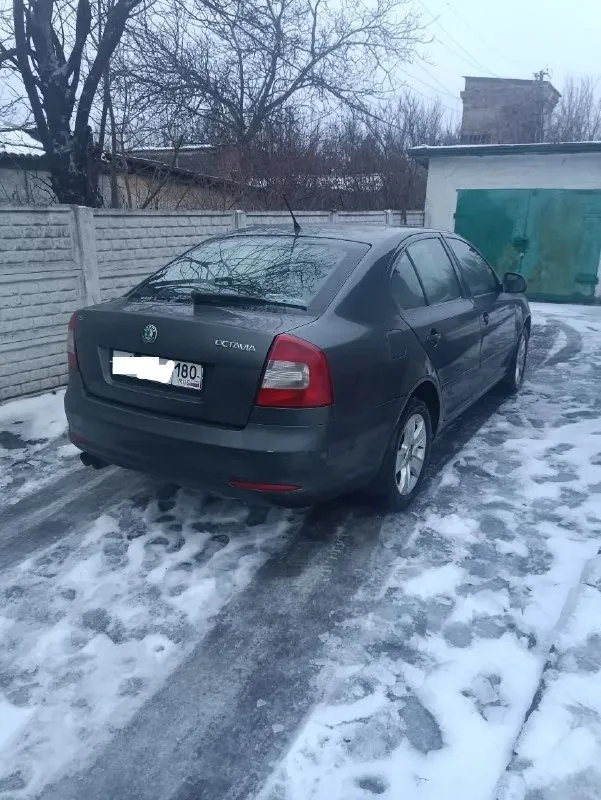В продаже skoda octavia a5

Автомобиль 2011 года выпуска на бензиновом моторе 1.8 турбо, тянет бодро, полностью обслужен! Езжу каждый день на работу.

Коробка передач dsg 7 работает отлично!

Отличная комплектация: максимальная музыка, 2-х зонный климат, подогревы сидений.

Юридически чистая
Осмотр в макеевка червоногвардейский район осмотр машины после обеда так как на работе.

Цена: 850.000 ₽
Тел. +79499847308 просьба звонить после обеда - фотография - 2