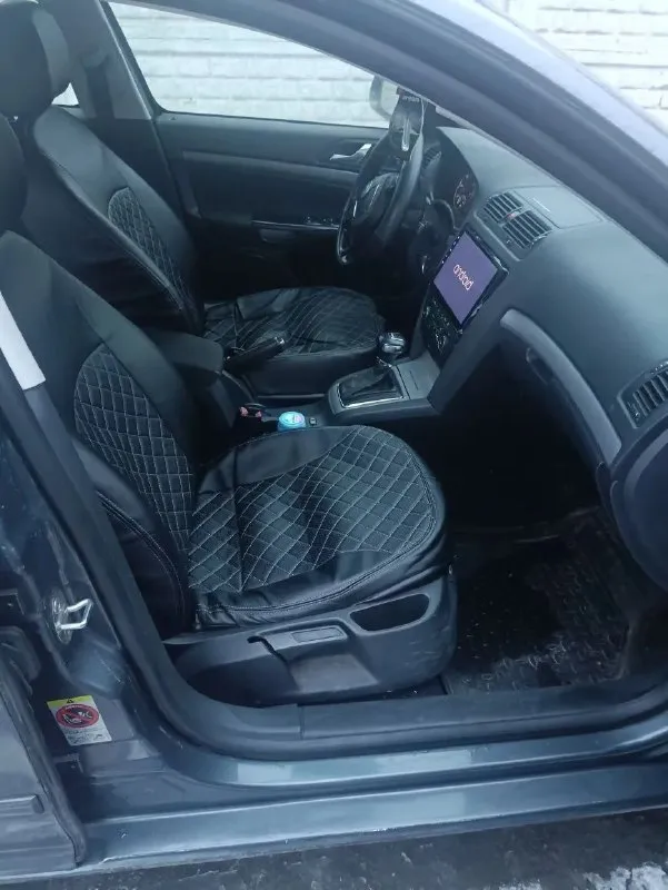 В продаже skoda octavia a5

Автомобиль 2011 года выпуска на бензиновом моторе 1.8 турбо, тянет бодро, полностью обслужен! Езжу каждый день на работу.

Коробка передач dsg 7 работает отлично!

Отличная комплектация: максимальная музыка, 2-х зонный климат, подогревы сидений.

Юридически чистая
Осмотр в макеевка червоногвардейский район осмотр машины после обеда так как на работе.

Цена: 850.000 ₽
Тел. +79499847308 просьба звонить после обеда - фотография - 3