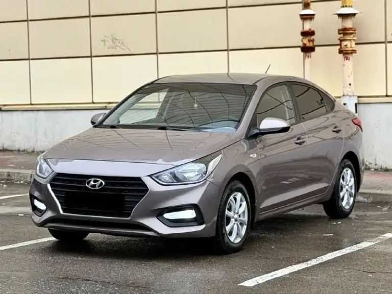 Hyundai solaris 2
Двигатель - 1.6 бензин
Кпп - автомат
Пробег - 132.000км
Год выпуска - 2017
Цена - 1.250.000₽
Тел. - +79493902663
Либо: +7 (949) 679-98-14
В продаже отличная повседневная, не убиваемая машина. В шикарном цвете ( в жизни смотрится великолепно ) с простым 1.6 двигателем и автоматической 6ти ступенчатой коробкой передач. Техническая часть вся обслужена и не требует ни каких вложений. Автомобиль не участвовал в дтп, все детали родные. Комплектация: мультируль; эл. Зеркала с подогревом; android магнитола со всеми современными плюшками; камера заднего вида; кондиционер; титановые диски с зимней резиной; датчик шин; антибукс; антизанос; 4эл. Стеклоподъемника с доводчиками; 2 пары ключей; полный бортовой компьютер; подогревы сидений и руля. . Кто ищет свежий, не дорогой в обслуживании и симпатичный автомобиль - добро пожаловать. - фотография - 1