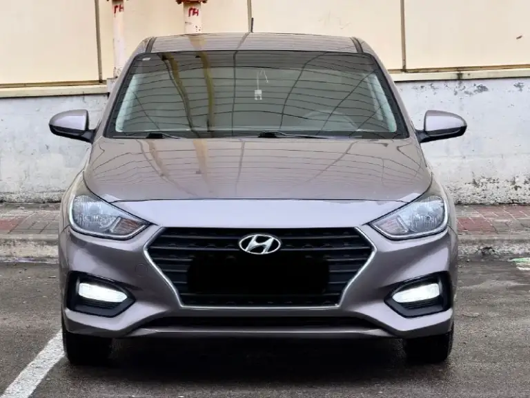 Hyundai solaris 2
Двигатель - 1.6 бензин
Кпп - автомат
Пробег - 132.000км
Год выпуска - 2017
Цена - 1.250.000₽
Тел. - +79493902663
Либо: +7 (949) 679-98-14
В продаже отличная повседневная, не убиваемая машина. В шикарном цвете ( в жизни смотрится великолепно ) с простым 1.6 двигателем и автоматической 6ти ступенчатой коробкой передач. Техническая часть вся обслужена и не требует ни каких вложений. Автомобиль не участвовал в дтп, все детали родные. Комплектация: мультируль; эл. Зеркала с подогревом; android магнитола со всеми современными плюшками; камера заднего вида; кондиционер; титановые диски с зимней резиной; датчик шин; антибукс; антизанос; 4эл. Стеклоподъемника с доводчиками; 2 пары ключей; полный бортовой компьютер; подогревы сидений и руля. . Кто ищет свежий, не дорогой в обслуживании и симпатичный автомобиль - добро пожаловать. - фотография - 2