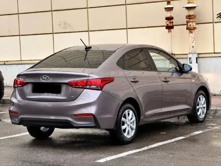 Hyundai solaris 2
Двигатель - 1.6 бензин
Кпп - автомат
Пробег - 132.000км
Год выпуска - 2017
Цена - 1.250.000₽
Тел. - +79493902663
Либо: +7 (949) 679-98-14
В продаже отличная повседневная, не убиваемая машина. В шикарном цвете ( в жизни смотрится великолепно ) с простым 1.6 двигателем и автоматической 6ти ступенчатой коробкой передач. Техническая часть вся обслужена и не требует ни каких вложений. Автомобиль не участвовал в дтп, все детали родные. Комплектация: мультируль; эл. Зеркала с подогревом; android магнитола со всеми современными плюшками; камера заднего вида; кондиционер; титановые диски с зимней резиной; датчик шин; антибукс; антизанос; 4эл. Стеклоподъемника с доводчиками; 2 пары ключей; полный бортовой компьютер; подогревы сидений и руля. . Кто ищет свежий, не дорогой в обслуживании и симпатичный автомобиль - добро пожаловать. - фотография - 6