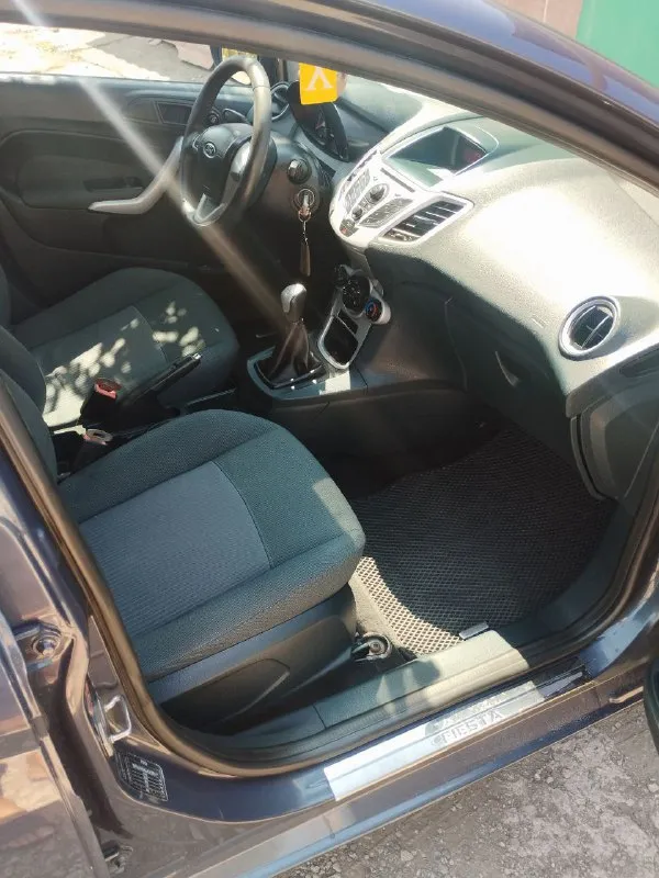Ford fiesta 2012г. 1.4 дизель, мкпп
220Тыс пробег, один владелец с автосалона, без дтп, есть один косметический окрас порога, диски р16, установлен подогрев двигателя 220в, салон в отличном состоянии.
Тел. +7949 401 75 24 цена 600т
📲 Tg: инна гончар
📞 Звоните: +7(949)4017524 - фотография - 3