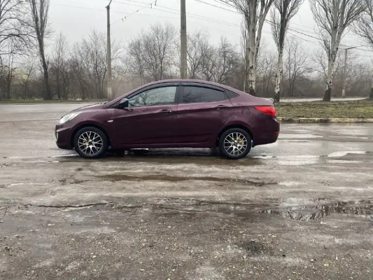 Продам hyundai солярис 2012 года мотор 1.6 коробка автомат, пробег 200 тыс км (оригинальный), цена 740₽ состояние отличное, обслужена вся, салон в отличном состоянии, делать ни чего не надо, сел и катайся, сигнализация, новая резина, кондиционер, стеклоподъемники, гидроусилитель на авто работает все, по мотору вопросов нет работает идеально, мягко без стуков и прочих шумов, масло не доливаю ни грамма( катализатор удален )коробка работает отлично, масло менял, все вопросы по тел +79494936731 макеевка, торг

📞 Звоните: +7(949)4936731 - фотография - 8
