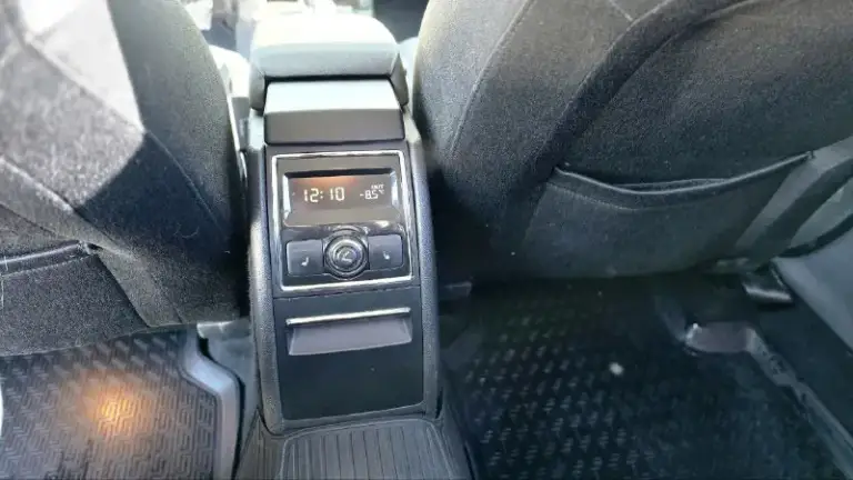 Продаю автомобиль skoda superb 2012 года в отличном состоянии для своих лет. Первая регистрация с 2013 года. Без дтп.
Два владельца.
Пробег 172000
1,8 Tsi
Коробка автомат не пинает. С хорошей комплектацией elegance. Автомобиль полностью обслужен.
То проходила во время по регламенту. По кузову как на фото гнили ржавчины нет. Продажа с полным переоформлением. Юридически чист. Осмотр г. Донецк по договорённости. Цена 1.120000 из-за срочности.
Звонить по номеру телефона +79490881846 или пишите в телеграмм +79496167298.
📲 Tg: анна
📞 Звоните: +7(949)0881846 - фотография - 7