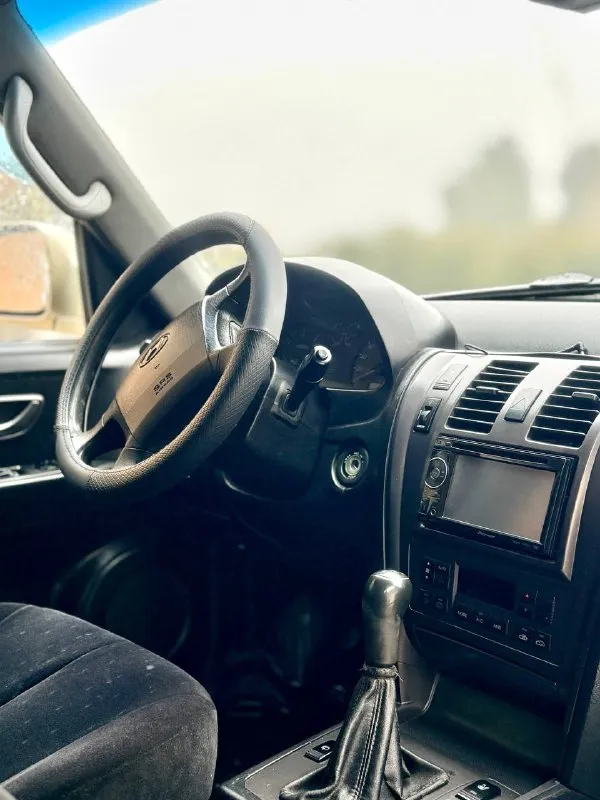 В продаже hyundai terracan. , 2.9 л, турбодизель. Настоящий рамный внедорожник. , постоянный полный привод. , автомобиль обслужен. , ухожен. Двигатель сухой, работает ровно, тяга паровоза, приезжайте, смотрите и слушайте на холодную (заранее предупредив) на авто езжу ежедневно.
Вечная “механика“ никаких нареканий не имеет. Тнвд перебирался в начале осени. , промыт бак, обслужена система тормозов. , заменён стартер, выполнена ревизия ходовой части. Новые масла. Оптика новая, покрыта в бронеплёнку вкл и птф. Есть возможность установки 3-го ряда сидений.
Находится с 2011 г в одной семье, имеет родной окрас кузова, что является редким явлением для рамного внедорожника ‘в возрасте’. Остекление заводское, в дтп не участвовал. Vin читается отл. Рама целая, сварки не требует. Кузов без гнили.
Комплектация с климат-контролем, подогревом сидений, зеркал и зоны дворников, доводчиком окон, 4-ь эл. Сп и т. Д. Акустика заменена, играет пр
📲 Tg: дмитрий
📞 Звоните: +7(949)3635268 - фотография - 8