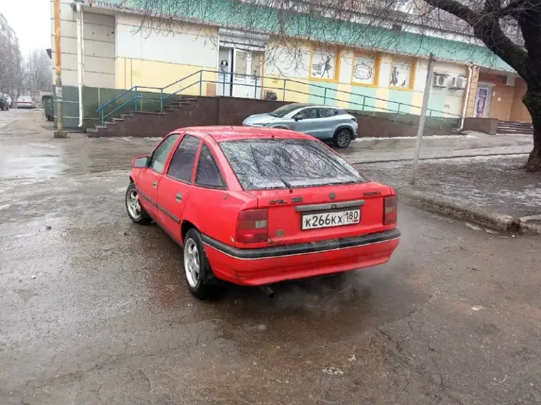 Срочно продам opel вектра а 1989 года 2 литра инжектор на ходу всё работает резина зимняя есть музыка я собственник с переоформлением красивые номера в подарок находится в макеевке цена 140 000 торг пресудстует номер для связи+79495586988
📞 Звоните: +7(949)5586988 - фотография - 2