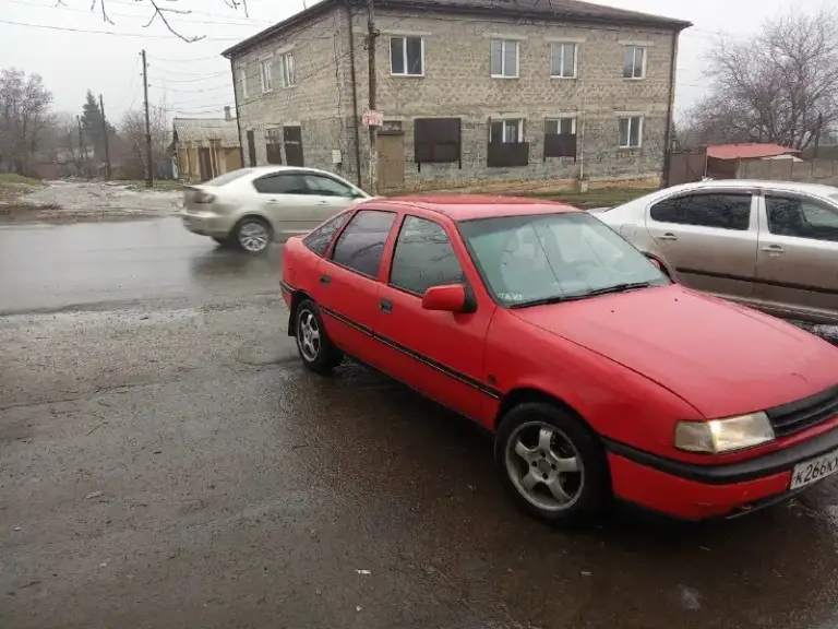 Срочно продам opel вектра а 1989 года 2 литра инжектор на ходу всё работает резина зимняя есть музыка я собственник с переоформлением красивые номера в подарок находится в макеевке цена 140 000 торг пресудстует номер для связи+79495586988
📞 Звоните: +7(949)5586988 - фотография - 3