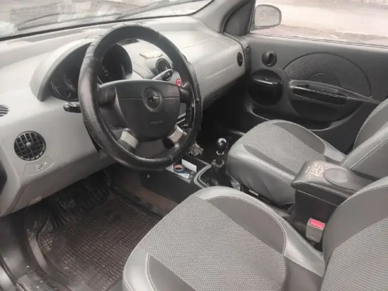 Продаю chevrolet aveo
2005 Г. В. Пробег 220т. Км.
Установлен газ!(вписан)
Фаркоп (вписан)
Машина не пригонялась, покупалась и эксплуатировалась в донецкой области
Двигатель 1.5 8-ми клапанный, простой и надёжный, ❗️только после капитального ремонта!❗️
Блок точился, поршневая новая. Ремень, ролик грм и помпа также новые, .
Масло ravenol 10w40
Антифриз higway
Машина на легкосплавных дисках и зимней резине goodyear
По ходовой и кпп вопросов нет
Не гнилая
Я хозяин по документам, переоформление в мрэо, диагностическая карта есть!
Машина находится в донецке
Кировский р-н
+79494083441
Цена 385.000 торг. - фотография - 4