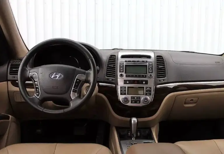 Продам hyundai santa fe
2.4 Бензин/газ
Год выпуска 2011
Состояние идеальное.
Не бит не крашен
Без вмятин царапин
И рыжиков
Сервисные книги.
Кнопка star - stop
Люк
Без ключевой доступ
Вложений не требует!
Любое оформление!
Салон молочный не затертый не порваный
Резина хорошая pirelli
Авто полностью обслужена до мелочей
Работает ровно.
Коробка переключает идеально
Климат контроль работает
Все жидкости заменены!
Стекла все родные
Каждая кнопка работает)
Цена 1.385₽
+7-949-794-46-27
Остольные вопросы по телефону
Звоните в любое время.
📲 Tg: евгений
📞 Звоните: +7(949)7944627 - фотография - 7