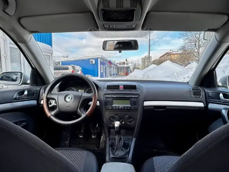 Продам skoda octavia а5 (шкода октавия)
Автомобиль в отменном состоянии без дефектов (без гнили ржавчины и т. Д)
Низа дверей заводские
Днище, пороги отличное
Без дефектов. (фото днища могу сбросить в лс)
Техническая часть без вложений
Объем двигателя:1.6
Коробка передач: 5-тя ступенчатая
Автомобиль без дтп
В родном метале (окрасы имеются)
Год выпуска:2007
Пробег:210.000 км оригиналы
Я собственник
В комплектации имеется
Кондиционер(заправлен), усилитель руля, подогревы сидений, электростеклоподъёмники,
Airbag, штатная акустика(звучит отлично), обогревы стекл, сигнализация, хорошая резина, сервисные книги.
Стоимость:587.000₽ присутствует торг.
По всем вопросам обращайтесь по номеру телефона +79490667446(в связи с нашей связью звоните несколько раз) - фотография - 5