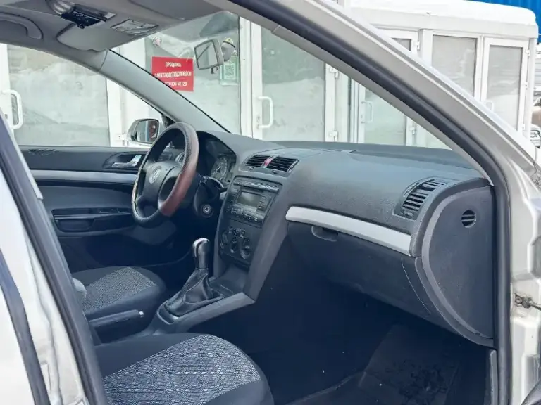 Продам skoda octavia а5 (шкода октавия)
Автомобиль в отменном состоянии без дефектов (без гнили ржавчины и т. Д)
Низа дверей заводские
Днище, пороги отличное
Без дефектов. (фото днища могу сбросить в лс)
Техническая часть без вложений
Объем двигателя:1.6
Коробка передач: 5-тя ступенчатая
Автомобиль без дтп
В родном метале (окрасы имеются)
Год выпуска:2007
Пробег:210.000 км оригиналы
Я собственник
В комплектации имеется
Кондиционер(заправлен), усилитель руля, подогревы сидений, электростеклоподъёмники,
Airbag, штатная акустика(звучит отлично), обогревы стекл, сигнализация, хорошая резина, сервисные книги.
Стоимость:587.000₽ присутствует торг.
По всем вопросам обращайтесь по номеру телефона +79490667446(в связи с нашей связью звоните несколько раз) - фотография - 6