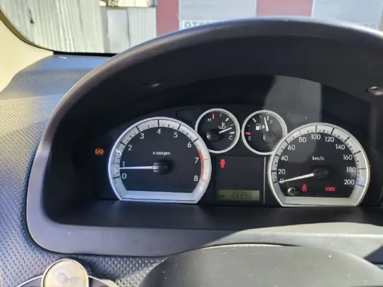 Chevrolet aveo 2008 года, двигатель 1.6 mt (109 л. С. ). Достаточно редкая комплектация в плане мощности двигателя, едет бодро. Я 2-й владелец, с 2024 года, до этого, с 2011 года была в эксплуатации у отца. Гаражное хранение с 2011 года.
Обслуживалась регулярно, замена жидкостей производилась своевременно, за год эксплуатации были поменяно многое ( бензонасос, реле зажигания, свечи, прокладка двигателя, тормозные колодки в круг, газовый редуктор)
Установлено гбо которое вписано в птс, всё законно. Кондиционер и печка работают!
По днищу нет никаких нареканий, ничего не стучит, не гремит.
По кузову есть нюансы, которые видно на фото, ничего не скрываю. Не дтп!
Установлена магнитола teyes cc3l 4+32gb + камера заднего вида teyes ahd 1080р+ 4 новые колонки, установлена сигнализация.
Прилагается комплект летней резины, которой нет и года, протекторы как новые. Зимняя резина тоже в полном порядке
Адекватному и реальному покупателю обоснованный торг у капота!
✅2008 Год, пробег 133 000 тыс км.
✅Электро регулировка зеркал
✅Задние парктроники
✅Камера заднего вида
✅Магнитола teyes cc3l
✅Комплект летней резины + зима
✅Кондиционер
✅Электро стеклоподъемники
✅Без залогов и ограничений
✅Зеленая автотека
✅2 Комплекта ключей
✅Сигнализация
Цена 530 тыс рублей
+7 949 794 14 99 - фотография - 10