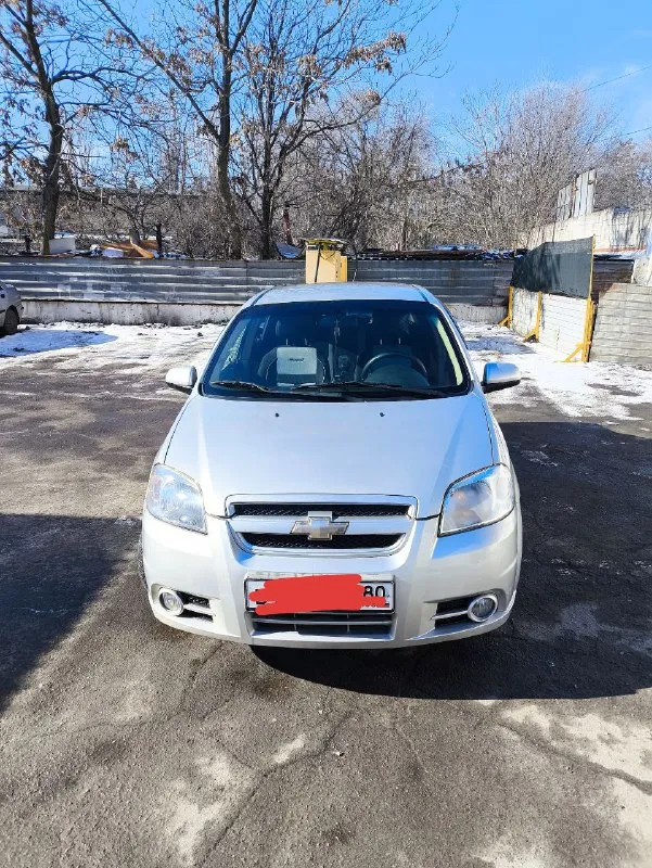 Chevrolet aveo 2008 года, двигатель 1.6 mt (109 л. С. ). Достаточно редкая комплектация в плане мощности двигателя, едет бодро. Я 2-й владелец, с 2024 года, до этого, с 2011 года была в эксплуатации у отца. Гаражное хранение с 2011 года.
Обслуживалась регулярно, замена жидкостей производилась своевременно, за год эксплуатации были поменяно многое ( бензонасос, реле зажигания, свечи, прокладка двигателя, тормозные колодки в круг, газовый редуктор)
Установлено гбо которое вписано в птс, всё законно. Кондиционер и печка работают!
По днищу нет никаких нареканий, ничего не стучит, не гремит.
По кузову есть нюансы, которые видно на фото, ничего не скрываю. Не дтп!
Установлена магнитола teyes cc3l 4+32gb + камера заднего вида teyes ahd 1080р+ 4 новые колонки, установлена сигнализация.
Прилагается комплект летней резины, которой нет и года, протекторы как новые. Зимняя резина тоже в полном порядке
Адекватному и реальному покупателю обоснованный торг у капота!
✅2008 Год, пробег 133 000 тыс км.
✅Электро регулировка зеркал
✅Задние парктроники
✅Камера заднего вида
✅Магнитола teyes cc3l
✅Комплект летней резины + зима
✅Кондиционер
✅Электро стеклоподъемники
✅Без залогов и ограничений
✅Зеленая автотека
✅2 Комплекта ключей
✅Сигнализация
Цена 530 тыс рублей
+7 949 794 14 99 - фотография - 8