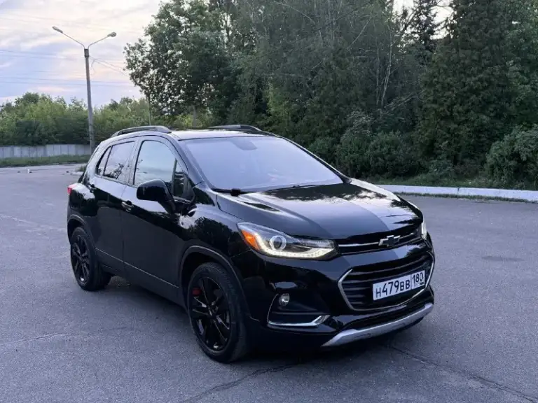 Chevrolet trax 2018 года в максимальной комплектации. Двигатель 1,4 турбо.6‑ступенчатая автоматическая коробка передач. Пробег 99000км. Кондиционер, круиз‑контроль, люк, мультимедийная система с сенсорным экраном, поддержкой apple carplay и android auto, акустика bose, камера заднего вида,
Система стабилизации (esp), 6 подушек безопасности,
Светодиодные ходовые огни,
Рейлинги на крыше, легкосплавные диски r18. Собственник. Макеевка. 8949 862 10 50. Цена 1.600
📞 Звоните: +7(949)8621050 - фотография - 1