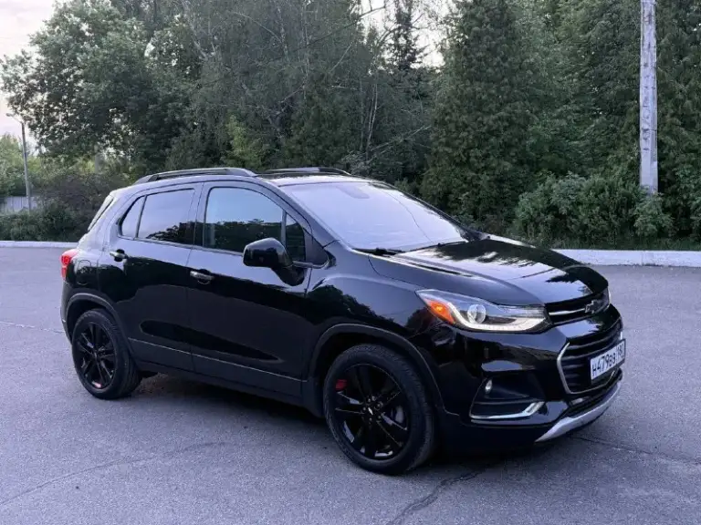 Chevrolet trax 2018 года в максимальной комплектации. Двигатель 1,4 турбо.6‑ступенчатая автоматическая коробка передач. Пробег 99000км. Кондиционер, круиз‑контроль, люк, мультимедийная система с сенсорным экраном, поддержкой apple carplay и android auto, акустика bose, камера заднего вида,
Система стабилизации (esp), 6 подушек безопасности,
Светодиодные ходовые огни,
Рейлинги на крыше, легкосплавные диски r18. Собственник. Макеевка. 8949 862 10 50. Цена 1.600
📞 Звоните: +7(949)8621050 - фотография - 3