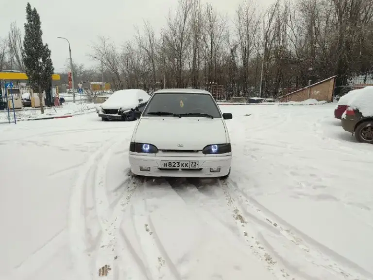 Продам срочно ваз2114 супер авто 12 год. На полном ходу, не гнилая с завода 16 кл мотор. Прошитая, трасса выхлоп очень приятный басистый. Двигатель с пол оборота, масло не ест, клапана не гнёт, вся ходовая подвеска новая, электрика вся работает. На новой летней резине, зимы нету, документы птс стс, данные паспорта хозяина, он на связи, срочно 210 торг. Осмотр донецк. +79490870573
📲 Tg: николай
📞 Звоните: +7(949)0870573 - фотография - 4