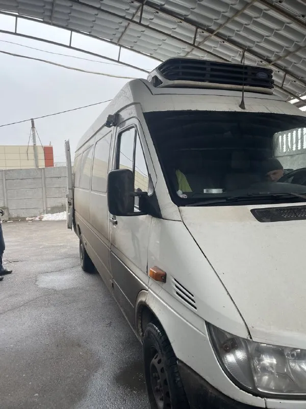 Продам mercedes 311 wdb(рефрижератор) модель sprinter грузовой фургон, год выпуска 2006, оригинальный пробег 300000 двигатель объём 2148, кпп 5 стп. Ручная. В хорошем рабочем состоянии, от хозяина. Бережная эксплуатация, обслуживание согласно тех. Регламента. Сел, поехал. Комплект зимней новой резины на дисках. Продается в связи с ненадобностью. Цена договорная (разумный торг, варианты обмена приветствуются). +79591212205
📞 Звоните: +7(959)1212205 - фотография - 3