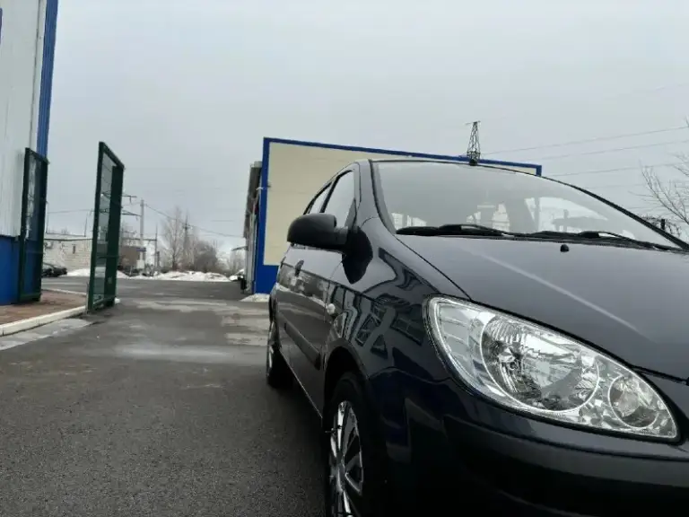 Здравствуйте продам hyundai getz, hyundai гетс, чисто корейской сборки, 2009 года выпуска, двигатель самый надежный и экономный 1.4 шестнацетиклапаный, в отличном состоянии от слова идеал, авто без единого дтп вся в родном металле, родной не крученый пробег 161.000. Техническая часть на отлично поменяно шаровые, наконечники, тормозные диски, колодки все в круг, грм ролики помпа, масла фильтра, троса ручника, , все запчасти ставились оригинал так как машина моя личная я второй собственник по птс машина в нашей семье давно так что за машину знаю от а до я. Комплектация авто, кондиционер, 4 стеклоподъёмника, abs, гидроусилитель руля, подогрев сидений, всё работает в штатном режиме кондиционер перед летом поменял фреон обслужил работает отлично. 2 комплекта новой резины, все стёкла заводские включая лобовое, дно стаканы лонжероны на отлично как на новом авто дно родное не вареное, попрошу не сравнивать с другими гнилыми гетсами. По кузову нету ни рыжиков не коррозии ничего подоб
📞 Звоните: +7(988)9491880 - фотография - 7