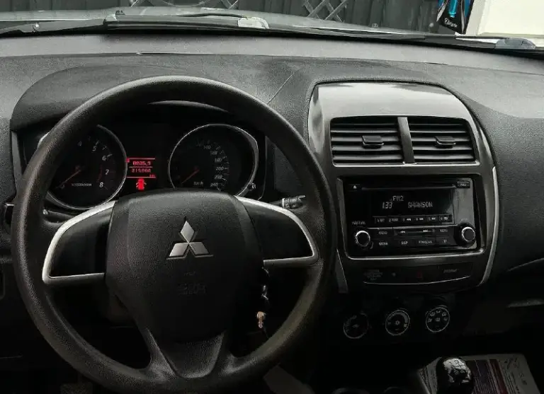 Продам mitsubishi asx рестайлинг
Год выпуска:2014
Объём двигателя:1.6.v16
Кпп механическая
Родной пробег:124.000 км
Один собственник

Автомобиль в родном окрасе!
Состояние кузова идеальное
Рыжиков, корозии и прочих нюансов нет
Все технические обслуживания проводились исключительно у официального дилера, с соблюдением всех сроков. Авто в отличном состоянии как технически, так и визуально.
Заводское остекление.

Комплектация:
Бортовой компьютер,
Подогрев сидений,4 стеклоподъемника, кондиционер, электро зеркала, противотуманные фары, подогрев стекл, abs esp, aux bluetooth, полный комплект ключей и много чего прочего для комфортного вождения
По документам любой вид оформления
Автотека кристально чистая, ✅

Цена:1.120.000

Г. Донецк

Номер телефона:
+7949-051-41-89 - фотография - 7