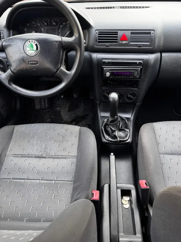 Продам skoda octavia tour 2008 1.6
Автомобиль в отличном состоянии без дефектов (гнили, коррозии, ржавчин. )
Двигатель работает отлично не дымит не троит
Коробка без нареканий
Ходовая часть вся перебрана без вложений
Днище пороги абсолютно целое без дыр и тд.
По электрике работает все.
Комплектация:кондиционер, усилитель руля (гур), центральный замок, остекление все родные,
Птс оригинал, электрорегулируемые зеркала, обогрев зеркал, передние электростеклоподъёмники,
Регулировка рулевой колонки, регулировка сидений по высоте.
Очень вместительный багажник, подушки безопасности airbag.
Документы в порядке
Осмотр макеевка
Цена 575₽
+79493491565
.
📞 Звоните: +7(949)3491565 - фотография - 7