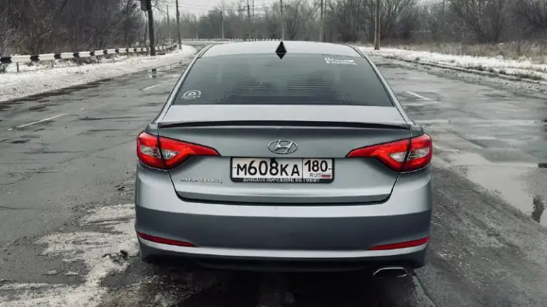Продажа от собственника!
Продается пока в продаже интересующий меня автомобиль
🚀 Hyundai sonata 2014 года выпуска.
✔ Один хозяин по птс, все то по регламенту. Чеки о проведенных работах на руках.
✔ Двигатель и коробка передач работают безупречно, как часы. Никаких проблем.
✔ Лкп в хорошем состоянии, без скрытых повреждений и ржавчины. Салон чистый, ухоженный, без потертостей и запахов.
✔ Комплектация: кондиционер, обогрев боковых зеркал, мультимедиа с apple carplay/android auto, камера заднего вида, датчики давления шин.
Vin: 5npe24af7fh080404
· Год выпуска: сентябрь 2014 года
· Пробег: 121 тыс миль
· Двигатель: 2.4 л (188 л. С. ), бензин
· Кпп: автомат
· Привод: передний
· Цвет: серый хамелеон
· Цена: 1 550 000 руб. Торг
Серьезным покупателям — осмотр на любом сто по вашему желанию.
Номер для связи +79493254376 ( телеграм, феникс)
Территориально г. Донецк, днр - фотография - 4