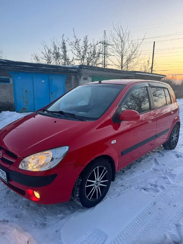 Продам hyundai getz 1.4 механика
Пробег 140тысяч родной
2006Г рестайлинг
В шикарном техническом состоянии! Авто не требует никаких вложений, мотор и коробка работают как надо.
Кузов для своих лет хорошем состоянии, пороги и днище без коррозии. Уже на зимней резине
Заменил: масло и фильтра в двс, кпп.
Ремни грм, гур, кондиционера, генератора, помпа.
Новый антифриз(промывали систему)
Вся подвеска обслужена.
Авто после замены не проехало еще 1000 км
По комплектации
Подогревы сидений, регулировка зеркал, стеклоподъемники, кондиционер, андроид планшет (новый), противотуманки.
Состояние салона как новое!
Цена 490 т. Р. Торг у капота осмотр макеевка
+79493359273
📞 Звоните: +7(949)3359273 - фотография - 2