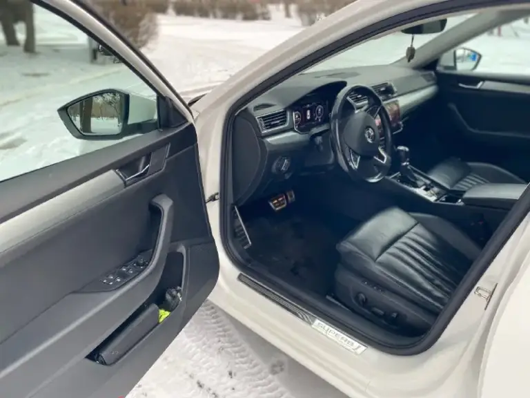 Продам skoda super b 2019 года выпуска, 1.4 двигатель, пробега, коробка 7- ми ступенчатая dsg, все уязвимые места в бронепленке, не битая, без подкраса, в идеальнейшем состоянии, салон кожаный, адаптивный свет, адаптивный круиз- контроль, жк экран, датчик света, датчик дождя, багажник с автоматическим открыванием и закрыванием. Тел+79495123134
📞 Звоните: +7(949)5123134 - фотография - 5