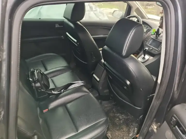 Продам ford focus c-max!!! 2007 г. В. 1,6 акпп 220 000 тыс. Пробег машина в самой максимальной комплектации "ghia" в отличном состоянии, шла на европейский рынок не путайте с российской сборкой, полность оцинкованный, ни одна деталь не крашена(толщик в помощь) - кожаный салон - круиз - адаптивный би ксенон - электро стеклоподъёмники (на всех четырёх) - кондёр - обогрев стёкол ( перед и зад ) - двухзонный климат - электропривод водительского, обогрев на передних - электропривод люка - зеркала с подогревом и электроприводом - автоматический ручник - без ключевой доступ машина на 180 регионе на мне. По авто много чего сделал имеются все отчётные документы, сейчас на авто стоит дорогая липучка " dunlop " любые проверки за ваш счёт, за авто не стыдно не капли 580 000₽ торг до упора всё вопросы в личку или по телефону +7 949 322 14 08
📞 Звоните: +7(949)3221408 - фотография - 4