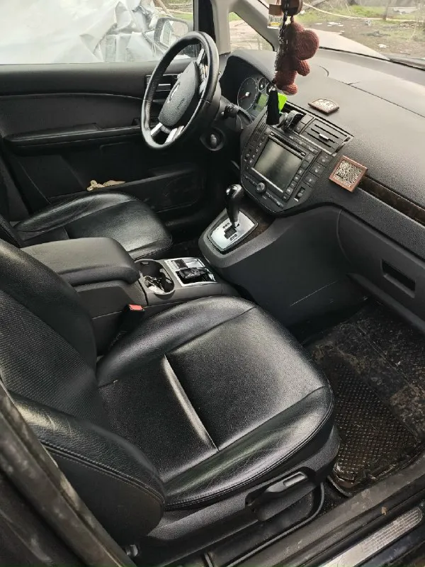 Продам ford focus c-max!!! 2007 г. В. 1,6 акпп 220 000 тыс. Пробег машина в самой максимальной комплектации "ghia" в отличном состоянии, шла на европейский рынок не путайте с российской сборкой, полность оцинкованный, ни одна деталь не крашена(толщик в помощь) - кожаный салон - круиз - адаптивный би ксенон - электро стеклоподъёмники (на всех четырёх) - кондёр - обогрев стёкол ( перед и зад ) - двухзонный климат - электропривод водительского, обогрев на передних - электропривод люка - зеркала с подогревом и электроприводом - автоматический ручник - без ключевой доступ машина на 180 регионе на мне. По авто много чего сделал имеются все отчётные документы, сейчас на авто стоит дорогая липучка " dunlop " любые проверки за ваш счёт, за авто не стыдно не капли 580 000₽ торг до упора всё вопросы в личку или по телефону +7 949 322 14 08
📞 Звоните: +7(949)3221408 - фотография - 5