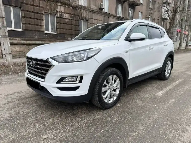 🚗Продам hyundai tucson🚗
Конец 2019г
- 2.0 Бензин
-Пробег 135 800км
-Полный привод 4х4
-Коробка автомат работает идеально!!
-Двигатель без посторонних звуков!
-Подогрев сидений перед зад
-Подогрев руля
-Климат контроль двухзонный
-Круиз контроль
-Адаптивный поворотный свет
-Сигнализация с автозапуском
-Стекла все родные
-Мульте медиа
-Мульте руль
-Камера заднего вида
-Авто без вложений‼️
-Птс оригинал
Переоформление без проблем
❗️Цена:1.999.000₽❗️
☎️Все вопросы по телефону:+79590354967
📞 Звоните: +7(959)0354967 - фотография - 1