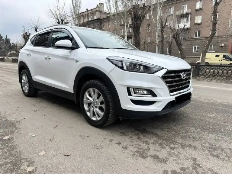 🚗Продам hyundai tucson🚗
Конец 2019г
- 2.0 Бензин
-Пробег 135 800км
-Полный привод 4х4
-Коробка автомат работает идеально!!
-Двигатель без посторонних звуков!
-Подогрев сидений перед зад
-Подогрев руля
-Климат контроль двухзонный
-Круиз контроль
-Адаптивный поворотный свет
-Сигнализация с автозапуском
-Стекла все родные
-Мульте медиа
-Мульте руль
-Камера заднего вида
-Авто без вложений‼️
-Птс оригинал
Переоформление без проблем
❗️Цена:1.999.000₽❗️
☎️Все вопросы по телефону:+79590354967
📞 Звоните: +7(959)0354967 - фотография - 3
