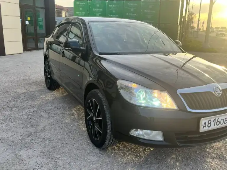 Skoda octavia
Год:2011
Пробег: 250000
Г. Донецк
+79790263716( Звонки )
+79494378767( Telegram, whatsapp )
Цена: 795000₽
Предлагаю вашему вниманию надежный и комфортабельный автомобиль skoda октавия 2011 года выпуска.
В комплектацию автомобиля входит все, что необходимо для комфортной и безопасной езды: климат-контроль, подогрев сидений, парктроники, датчики света и дождя, круиз-контроль, система курсовой устойчивости (esp) и многое другое. Салон автомобиля отделан качественными материалами, что создает атмосферу комфорта и уюта.
Автомобиль находится в отличном техническом состоянии и не требует дополнительных вложений. Своевременное техническое обслуживание проводилось в соответствии с регламентом производителя. Все заказ снаряды предоставим. Кузов автомобиля в отличном состоянии. Машина хозяйская, я хозяин по птс. Разумный торг уместен при осмотре.
📞 Звоните: +7(949)4378767 - фотография - 4