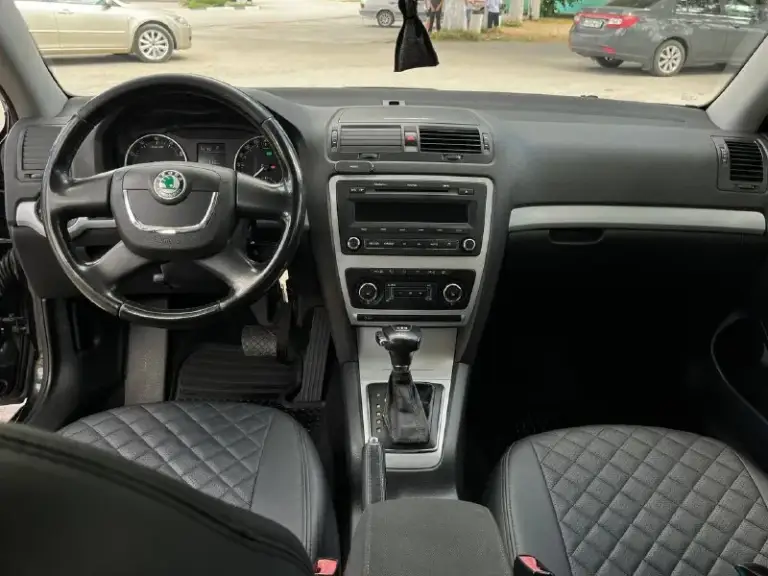 Skoda octavia
Год:2011
Пробег: 250000
Г. Донецк
+79790263716( Звонки )
+79494378767( Telegram, whatsapp )
Цена: 795000₽
Предлагаю вашему вниманию надежный и комфортабельный автомобиль skoda октавия 2011 года выпуска.
В комплектацию автомобиля входит все, что необходимо для комфортной и безопасной езды: климат-контроль, подогрев сидений, парктроники, датчики света и дождя, круиз-контроль, система курсовой устойчивости (esp) и многое другое. Салон автомобиля отделан качественными материалами, что создает атмосферу комфорта и уюта.
Автомобиль находится в отличном техническом состоянии и не требует дополнительных вложений. Своевременное техническое обслуживание проводилось в соответствии с регламентом производителя. Все заказ снаряды предоставим. Кузов автомобиля в отличном состоянии. Машина хозяйская, я хозяин по птс. Разумный торг уместен при осмотре.
📞 Звоните: +7(949)4378767 - фотография - 7