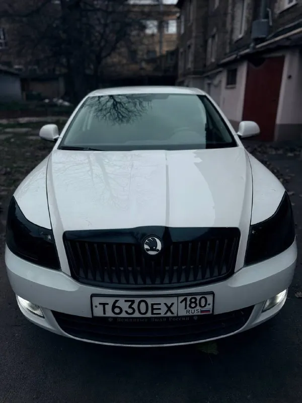 Пока есть интересующий меня авто, продаю свой
Октавия а5 1,8 tsi на акпп aisin
Вложений никаких не требует
Техничка в идеале, ни на чем не экономил, все сделано
Турбина сухая дует как надо, тнвд с генератором на днях поменяны, течей никаких нет, расхода масла нет
Форсунки чистились под высоким давлением
Коробку обслужил, все отлично, ни затупок, ни пинков, все четко
По машине ни одной ошибки, кроме лампочек туманок
Комплектация предмаксималка, адаптивные фары, подогревы сидений, заднего дивана, мультируль, климат-контроль, круиз-контроль, много чего, весь жир
В данный момент стоят биледы с адаптацией, только сделал, но есть другие оригинальные фары, в сток виде
Много чего могу рассказать по машине
Родной пробег 217к
1.1, Хорошим людям хороший торг
+79787051015 - фотография - 3