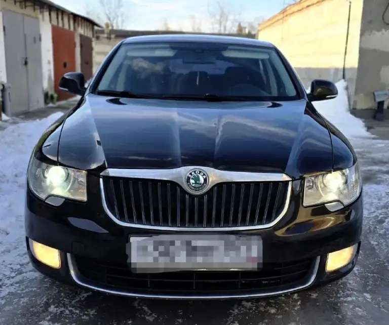 Продаю автомобиль skoda superb 2012 года в отличном состоянии для своих лет. Первая регистрация с 2013 года. Без дтп.
Два владельца.
Пробег 172000
Мотор 1,8 tsi
Коробка автомат не пинает. С хорошей комплектацией elegance. Автомобиль полностью обслужен.
То проходила во время по регламенту. По кузову как на фото гнили ржавчины нет. Продажа с полным переоформлением. Юридически чист. Осмотр г. Донецк по договорённости. Цена 1.120000 из-за срочности.
Звонить по номеру телефона +79490881846 или пишите в телеграмм +79496167298. Звонить только реальным покупателям. - фотография - 2