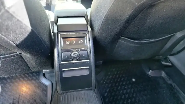 Продаю автомобиль skoda superb 2012 года в отличном состоянии для своих лет. Первая регистрация с 2013 года. Без дтп.
Два владельца.
Пробег 172000
Мотор 1,8 tsi
Коробка автомат не пинает. С хорошей комплектацией elegance. Автомобиль полностью обслужен.
То проходила во время по регламенту. По кузову как на фото гнили ржавчины нет. Продажа с полным переоформлением. Юридически чист. Осмотр г. Донецк по договорённости. Цена 1.120000 из-за срочности.
Звонить по номеру телефона +79490881846 или пишите в телеграмм +79496167298. Звонить только реальным покупателям. - фотография - 9