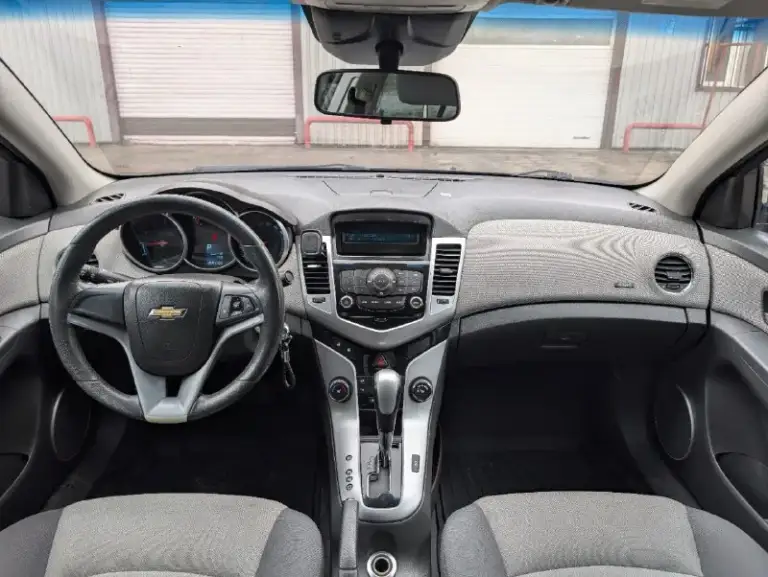 Г. Донецк продаётся chevrolet cruze 2011 года — надёжный и комфортный седан для города и трассы. Отличный вариант для повседневной эксплуатации, работы и семейных поездок. Автомобиль в хорошем техническом состоянии. 🔧 преимущества автомобиля: ✅ бензиновый двигатель 1.8 (141 л. С. ) ✅ автоматическая коробка передач ✅ передний привод ✅ кондиционер ✅ усилитель рулевого управления ✅ подогрев передних сидений ✅ электростеклоподъёмники все четыре✅ электропривод зеркал ✅ аудиосистема ✅ abs ✅ подушки безопасности водителя и пассажира ✅ иммобилайзер ✅ центральный замок✅ мультируль✅ цена 750 т. Р +79494193275
📞 Звоните: +7(949)4193275 - фотография - 2