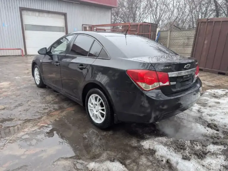 Г. Донецк продаётся chevrolet cruze 2011 года — надёжный и комфортный седан для города и трассы. Отличный вариант для повседневной эксплуатации, работы и семейных поездок. Автомобиль в хорошем техническом состоянии. 🔧 преимущества автомобиля: ✅ бензиновый двигатель 1.8 (141 л. С. ) ✅ автоматическая коробка передач ✅ передний привод ✅ кондиционер ✅ усилитель рулевого управления ✅ подогрев передних сидений ✅ электростеклоподъёмники все четыре✅ электропривод зеркал ✅ аудиосистема ✅ abs ✅ подушки безопасности водителя и пассажира ✅ иммобилайзер ✅ центральный замок✅ мультируль✅ цена 750 т. Р +79494193275
📞 Звоните: +7(949)4193275 - фотография - 3