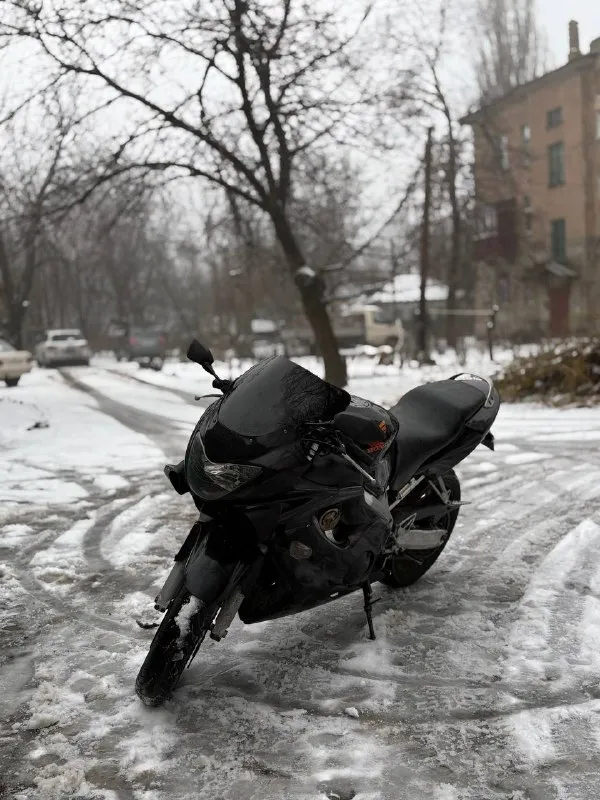 Honda cbr 600 f4
Год выпуска : 2000
Пробег : 43000км
Цена : 355к
———————————————
1 Хозяин в рф 🇷🇺
Юридически чистый с переоформлением, без штрафов и арестов
Резина перед новая, задняя на сезон, мотор работает без посторонних шумов, имеются пару нюансов по пластику
Если нужна автотека пишите скину
Также могу скинуть видео работы двигателя
+79494108304
Находится: г. Иловайск (могу помочь с доставкой 🚚)
📲 Tg: @dan1xxxz
📞 Звоните: +7(949)4108304 - фотография - 3