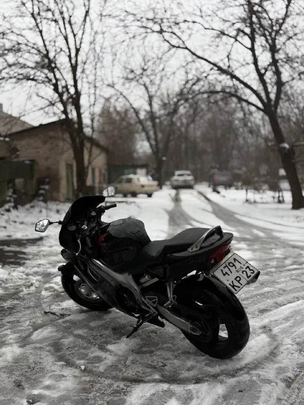 Honda cbr 600 f4
Год выпуска : 2000
Пробег : 43000км
Цена : 355к
———————————————
1 Хозяин в рф 🇷🇺
Юридически чистый с переоформлением, без штрафов и арестов
Резина перед новая, задняя на сезон, мотор работает без посторонних шумов, имеются пару нюансов по пластику
Если нужна автотека пишите скину
Также могу скинуть видео работы двигателя
+79494108304
Находится: г. Иловайск (могу помочь с доставкой 🚚)
📲 Tg: @dan1xxxz
📞 Звоните: +7(949)4108304 - фотография - 4