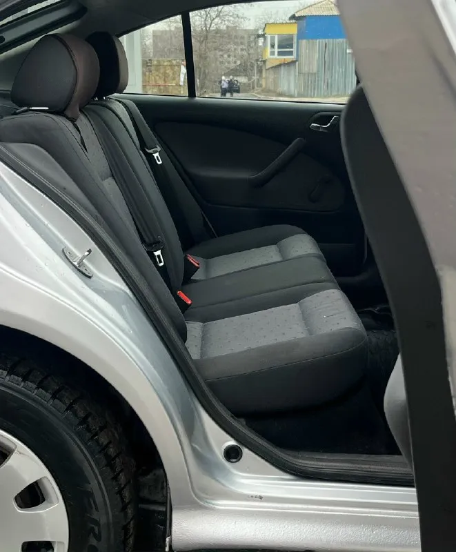 Продам skoda тур 1.6 skoda octavia tour авто в отличном состоянии, обслужена! Ходовая взбитая, мягкая, тормоза не бьют! Новые жидкости двигатель 1.6 коробка механика работает без нареканий, не дымит есть кондиционер, работает, регулировки зеркал, 2 эсп, чистый опрятный салон документы все чистые год 2008 цена 495.000 возможен торг +79494948718
📞 Звоните: +7(949)4948718 - фотография - 4