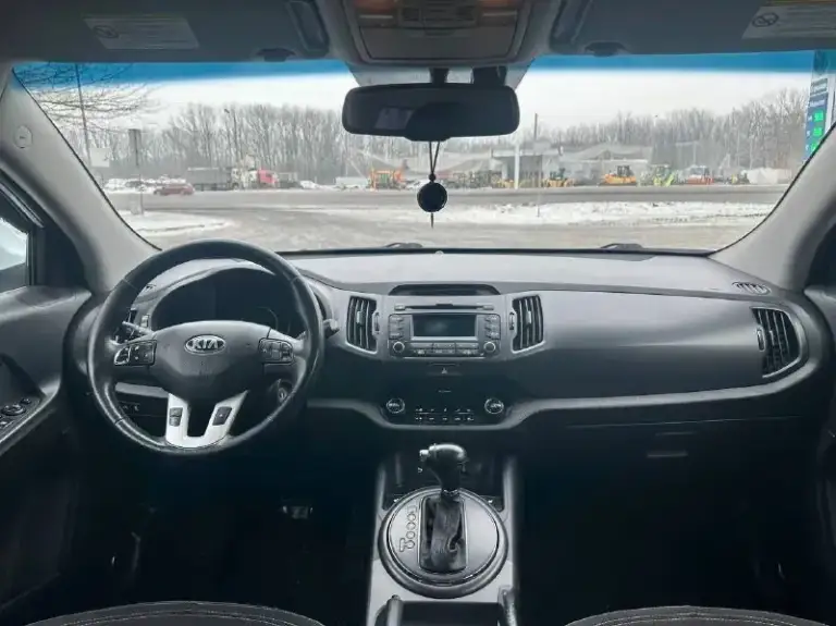 🚗🅰️🅰️Срочно kia sportage 📅год выпуска: 2013 📦кпп: автомат ⚙️двигатель:2.0л 💴цена: 1.150т₽ 🗺️пробег:170000 км объем 2.0 -полностью обслужена -усилитель руля -круиз контроль -4 эл стеклоподъёмника - зеркала с подогревом и эл складыванием -датчик света -датчик дождя -мультируль -акустика, aux, usb -bluetooth - подушки безопасности (airbag), abs, esp. Звоните: +7 (949) 520-67-79 +7-949-8307562 +79494660985
📞 Звоните: +7(949)5206779 - фотография - 6