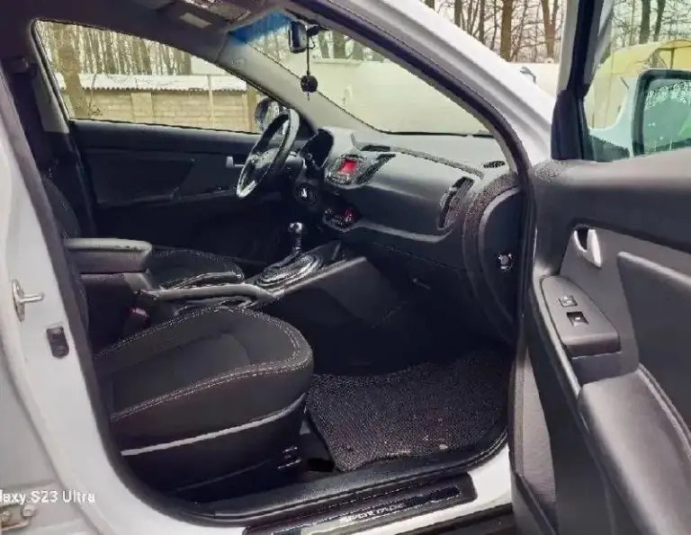 🚗🅰️🅰️Срочно kia sportage 📅год выпуска: 2013 📦кпп: автомат ⚙️двигатель:2.0л 💴цена: 1.150т₽ 🗺️пробег:170000 км объем 2.0 -полностью обслужена -усилитель руля -круиз контроль -4 эл стеклоподъёмника - зеркала с подогревом и эл складыванием -датчик света -датчик дождя -мультируль -акустика, aux, usb -bluetooth - подушки безопасности (airbag), abs, esp. Звоните: +7 (949) 520-67-79 +7-949-8307562 +79494660985
📞 Звоните: +7(949)5206779 - фотография - 7