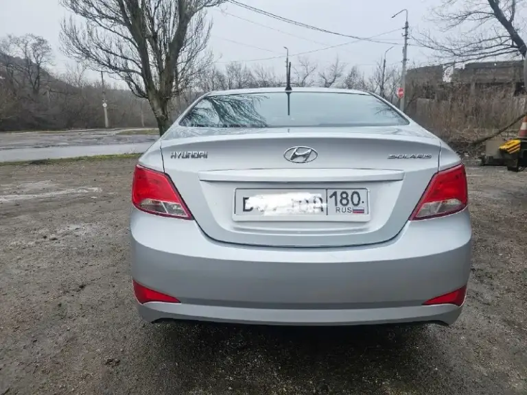 Hyundai solaris 1 рейсталинг год выпуска -2015 пробег 180500км комплектация: • бортовой компьютер; • мультимедиа, usb, aux; • кондиционер; • электрообогрев передних сидений; • обогрев зоны дворников • подушки безопасности водителя, пассажира; •4 электростеклоподъёмника; • балонный ключ; • установлено новое лобовое стекло • установлены led лампы ( ближнего и дальнего света ) отрегулированны на стенде •мультируль •электрорегулировка высоты ламп •электрорегулировка зеркал •светодиодные дневные ходовые огни без штрафов, запретов и залогов. Кондиционер работает исправно. Печка греет. Перед зимой производилась химчистка салона. На пороге была маленькая вмятина, предыдущий хозяин ее подкрашивал. В остальном кузов и лкп оригинал. Ввиду возраста и особенностей эксплуатации автомобиля, обращаем ваше внимание, что на автомобиле возможно наличие следов естественной эксплуатации в виде мелких сколов/царапин. 895000 руб торг добрым людям. +79493181370 феникс, телеграмм
📞 Звоните: +7(949)3181370 - фотография - 3