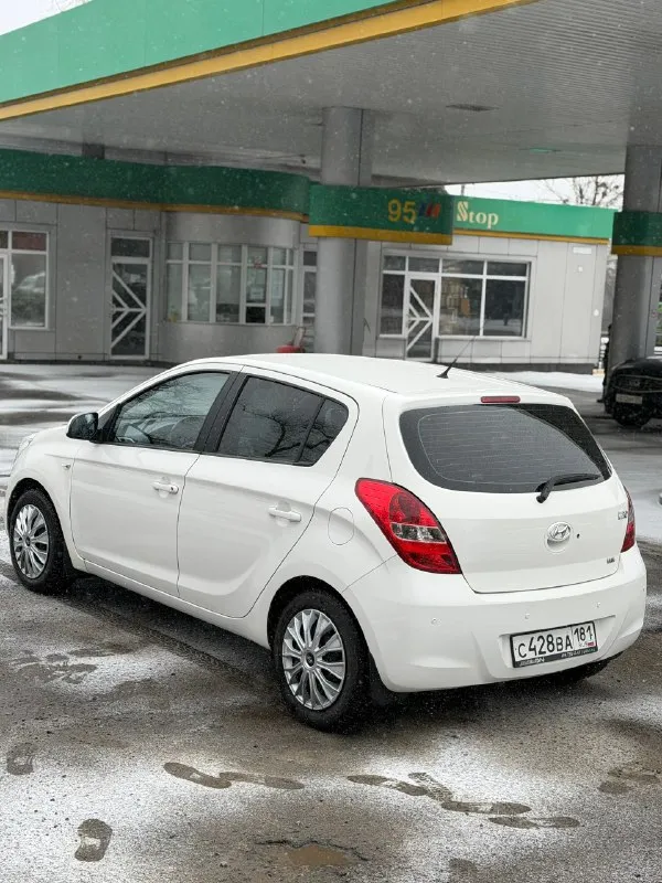 Hyundai i20 1.6 автомат
Цена 860💰тыс. Руб, торг после осмотра.
2012 Год выпуска, для своих лет в идеальном состоянии.
1 Хозяин за всю историю эксплуатацию, автомобиль был куплен при украине.
Автотека изумительная ✅
Без единого дтп за всю жизнь.
Пробег 210 тыс. Родной, любые проверки, подтвержден автотекой.
Двигатель работает идеально, масло не берет.
По коробке вопросов нет, переключает плавно, без пинков и рывков.
По электрике все работает, климат дует-заправлен.
Стоит сигнализация двухсторонняя.
Два комплекта резины.
Делать по автомобилю ничего не надо.
Г. Макеевка, связь +79494012032

📞 Звоните: +7(949)4012032 - фотография - 5