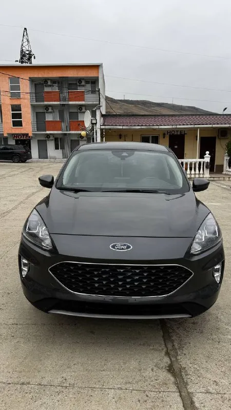 🏮Продажа🏮 ford escape 2020 1.5 at awd s — полный привод (4wd)
Пробег 47 000 километров.
Коробка передач — автоматическая, 8 передач.
Тип двигателя — бензиновый.
Хорошая динамика в городе и на трассе;
Просторный салон и багажник;
Сбалансированная подвеска.
Один собственник. Хорошее состояние. Отличный выбор для тех, кто ищет надежный и экономичный автомобиль.
Цена 2🍋 рублей
Телефон +79493105529
📲 Tg: @sergeevna_m
📞 Звоните: +7(949)3105529 - фотография - 1