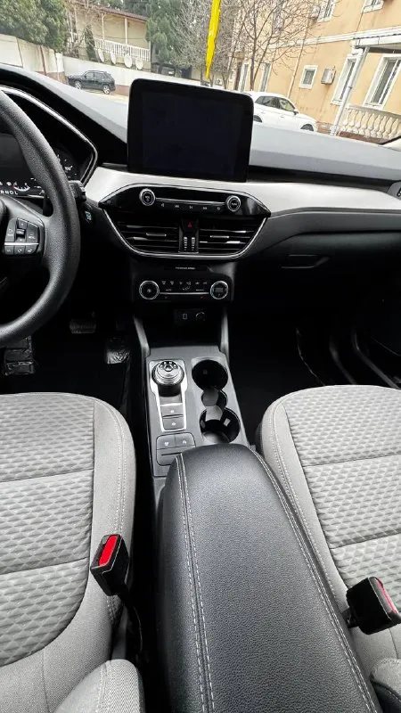 🏮Продажа🏮 ford escape 2020 1.5 at awd s — полный привод (4wd)
Пробег 47 000 километров.
Коробка передач — автоматическая, 8 передач.
Тип двигателя — бензиновый.
Хорошая динамика в городе и на трассе;
Просторный салон и багажник;
Сбалансированная подвеска.
Один собственник. Хорошее состояние. Отличный выбор для тех, кто ищет надежный и экономичный автомобиль.
Цена 2🍋 рублей
Телефон +79493105529
📲 Tg: @sergeevna_m
📞 Звоните: +7(949)3105529 - фотография - 5