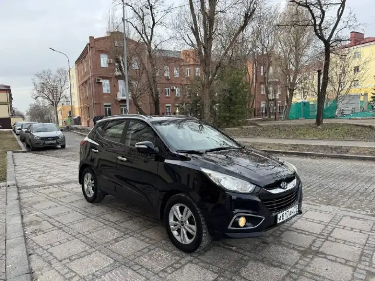 Продам hyundai ix35 2013 год в идеальном состоянии, двигатель 2.0 бензин полный привод, акпп полноценный автомат айсин, без дтп и подкрасов 1000% любые проверки любые авто эксперты, максимальная богатая комплектация, раздельный климат контроль эльктро зеркала с подогревом подогрев передних задних сидений круиз контроль мульти руль 4 эльктро стеклоподъемники с доводчиком музыка навигация комбинированный салон, прошла полное т. О заменены все фильтра масла не требует не каких вложений с документами полный порядок любой вид оформления, цена 1.350.🍋тел +79490908190 мариуполь
📞 Звоните: +7(949)0908190 - фотография - 2