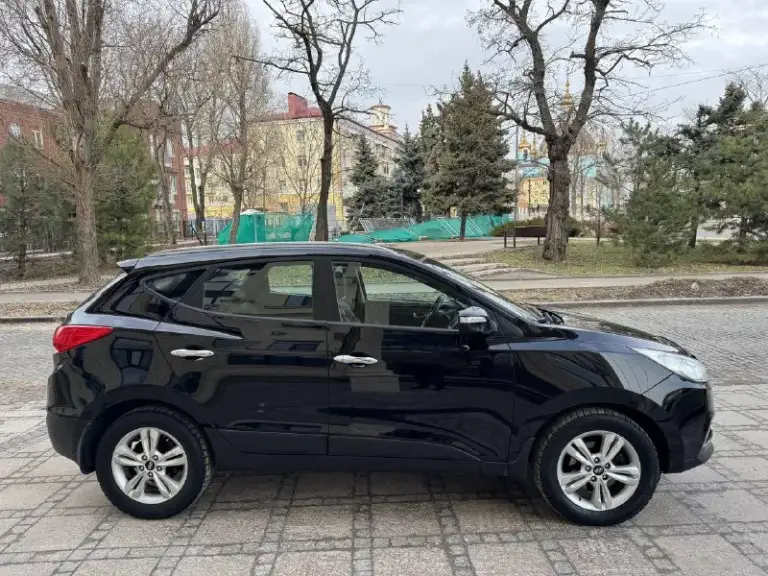 Продам hyundai ix35 2013 год в идеальном состоянии, двигатель 2.0 бензин полный привод, акпп полноценный автомат айсин, без дтп и подкрасов 1000% любые проверки любые авто эксперты, максимальная богатая комплектация, раздельный климат контроль эльктро зеркала с подогревом подогрев передних задних сидений круиз контроль мульти руль 4 эльктро стеклоподъемники с доводчиком музыка навигация комбинированный салон, прошла полное т. О заменены все фильтра масла не требует не каких вложений с документами полный порядок любой вид оформления, цена 1.350.🍋тел +79490908190 мариуполь
📞 Звоните: +7(949)0908190 - фотография - 3