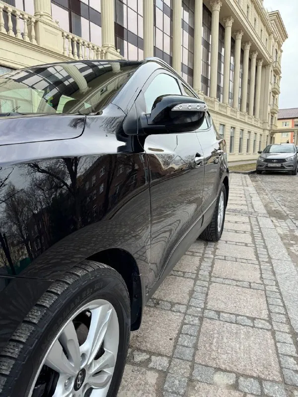 Продам hyundai ix35 2013 год в идеальном состоянии, двигатель 2.0 бензин полный привод, акпп полноценный автомат айсин, без дтп и подкрасов 1000% любые проверки любые авто эксперты, максимальная богатая комплектация, раздельный климат контроль эльктро зеркала с подогревом подогрев передних задних сидений круиз контроль мульти руль 4 эльктро стеклоподъемники с доводчиком музыка навигация комбинированный салон, прошла полное т. О заменены все фильтра масла не требует не каких вложений с документами полный порядок любой вид оформления, цена 1.350.🍋тел +79490908190 мариуполь
📞 Звоните: +7(949)0908190 - фотография - 8